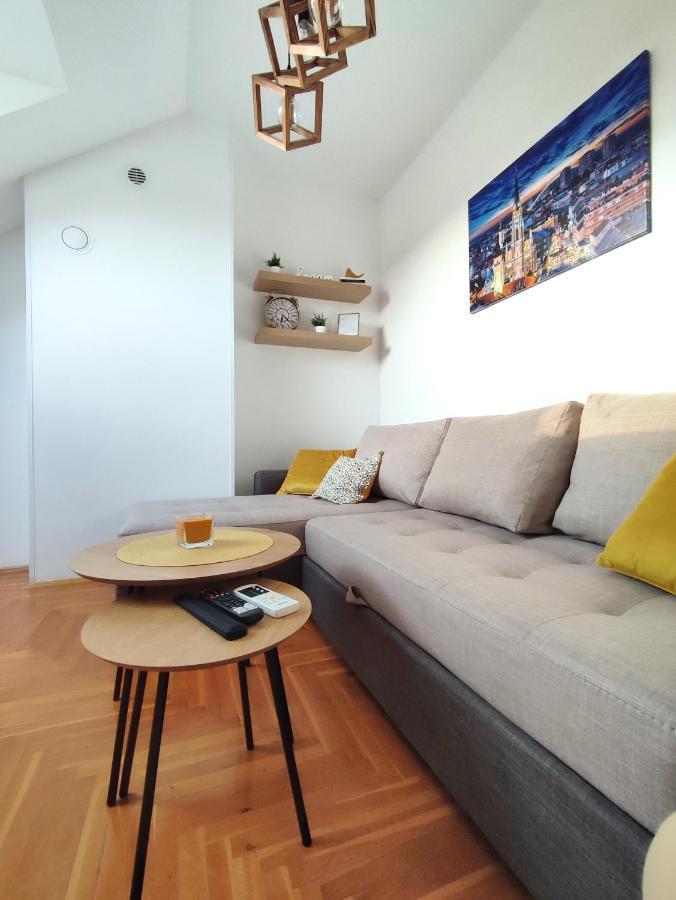 Apartman Ns Dan Private Parking Novi Sad Esterno foto