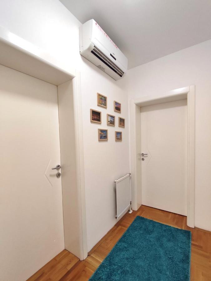 Apartman Ns Dan Private Parking Novi Sad Esterno foto